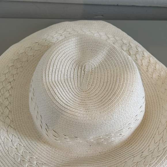 Women's Wide Brim Hat 100% Straw Paper Ivory Color - Picture 3 of 7